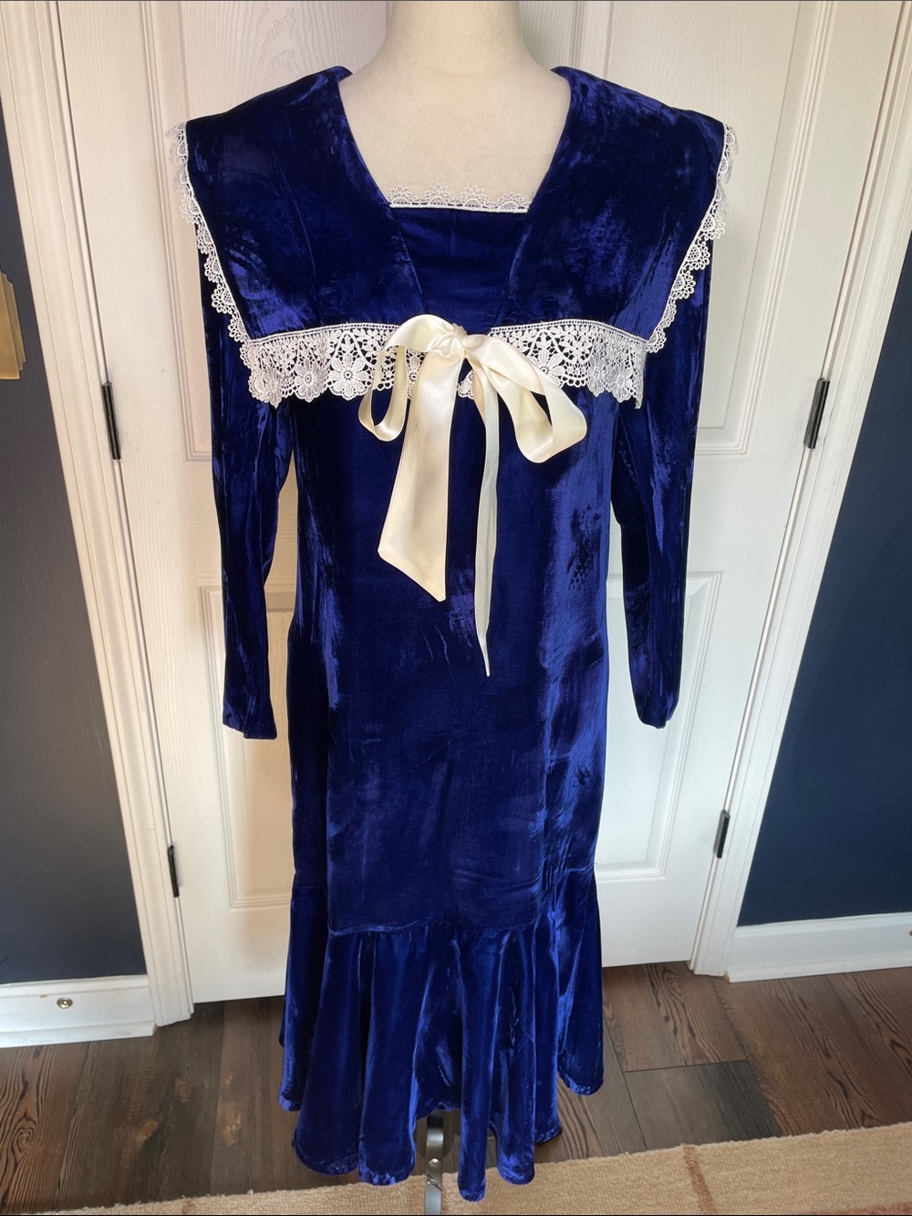 Vintage 1970s Gunne Sax Royal Blue Velvet Lace Romantic Prairie Dress Size Small